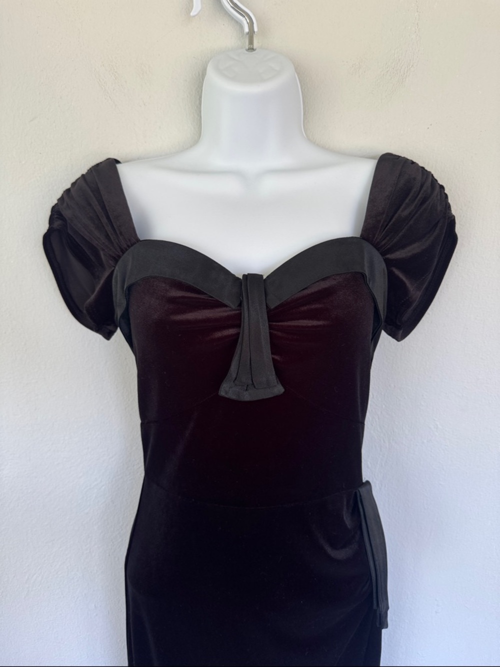 Stop Staring! Black Wiggle Dress Size M Retro Pinup Sweetheart Neckline - Picture 3 of 14